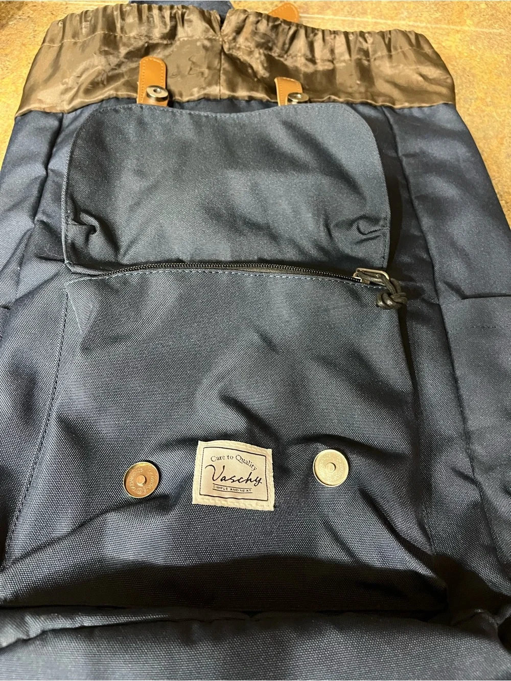 NWOT VASCHY Navy Vintage Inspired Laptop Backpack Tan Leather Buckle Travel Bag